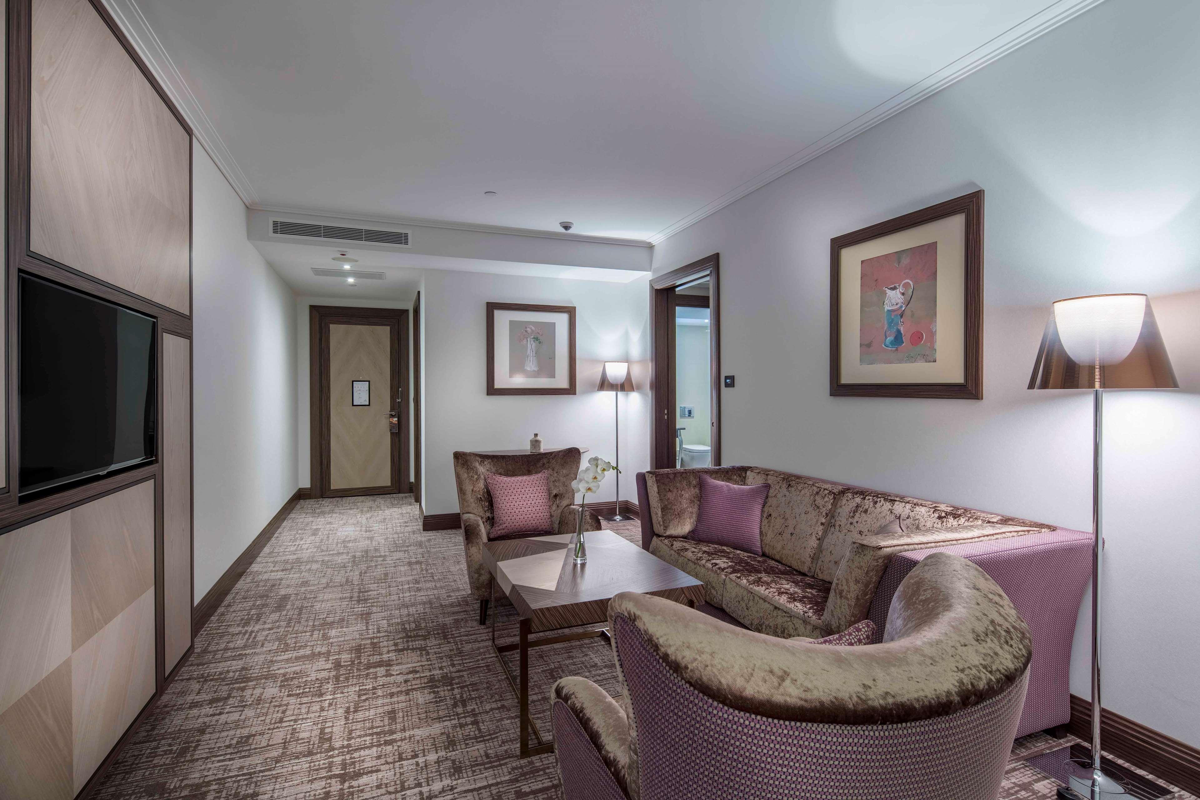 Hotel Hilton Podgorica Crna Gora Exterior foto A suite at the hotel