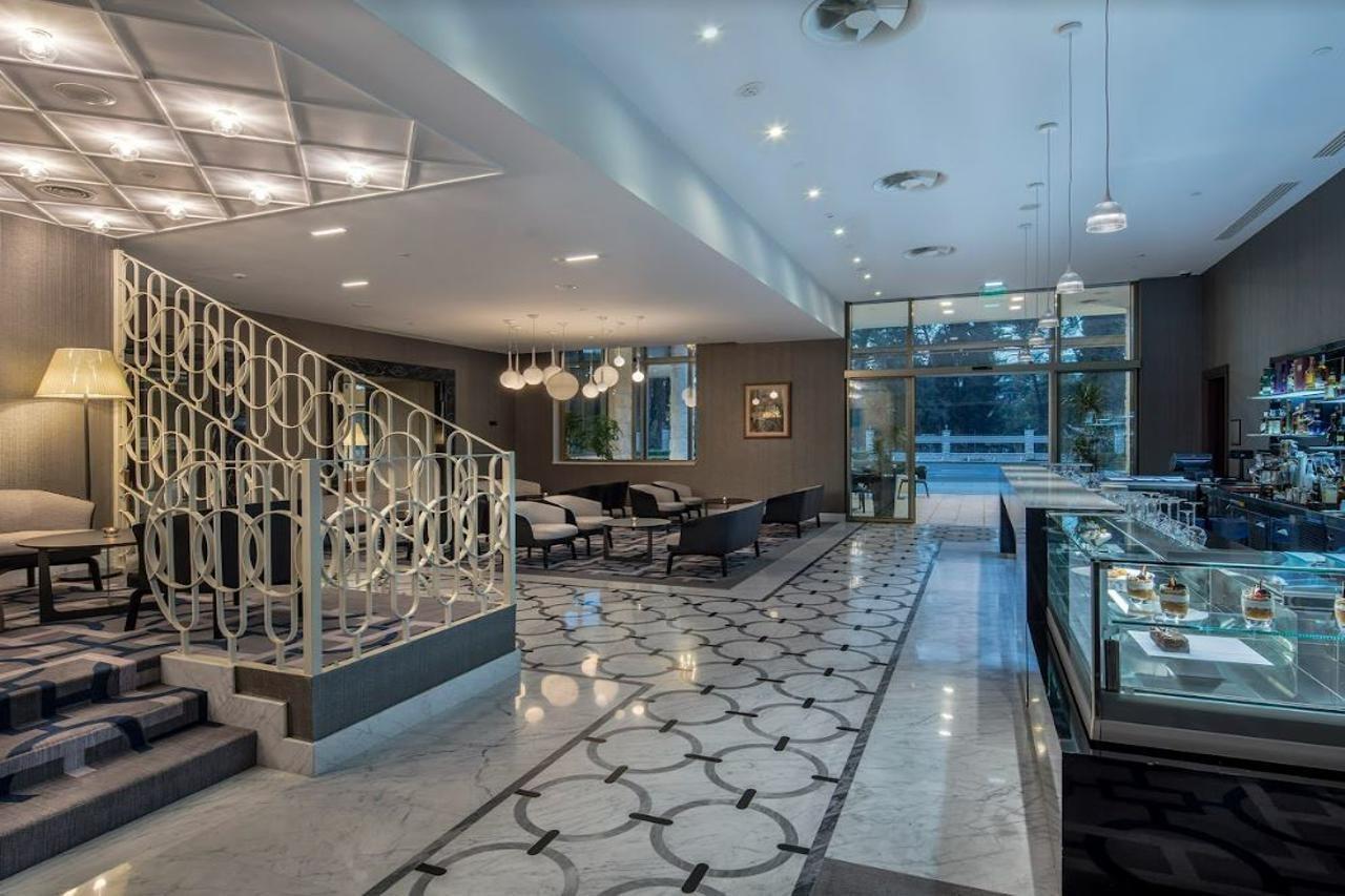 Hotel Hilton Podgorica Crna Gora Exterior foto Lobby
