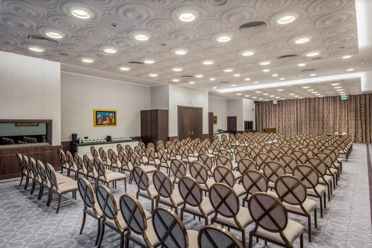 Hotel Hilton Podgorica Crna Gora Exterior foto The main conference hall