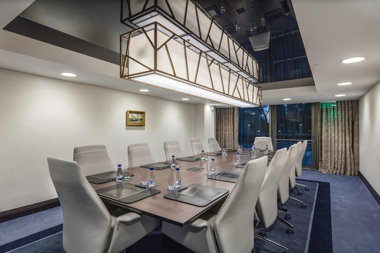Hotel Hilton Podgorica Crna Gora Exterior foto Meeting room