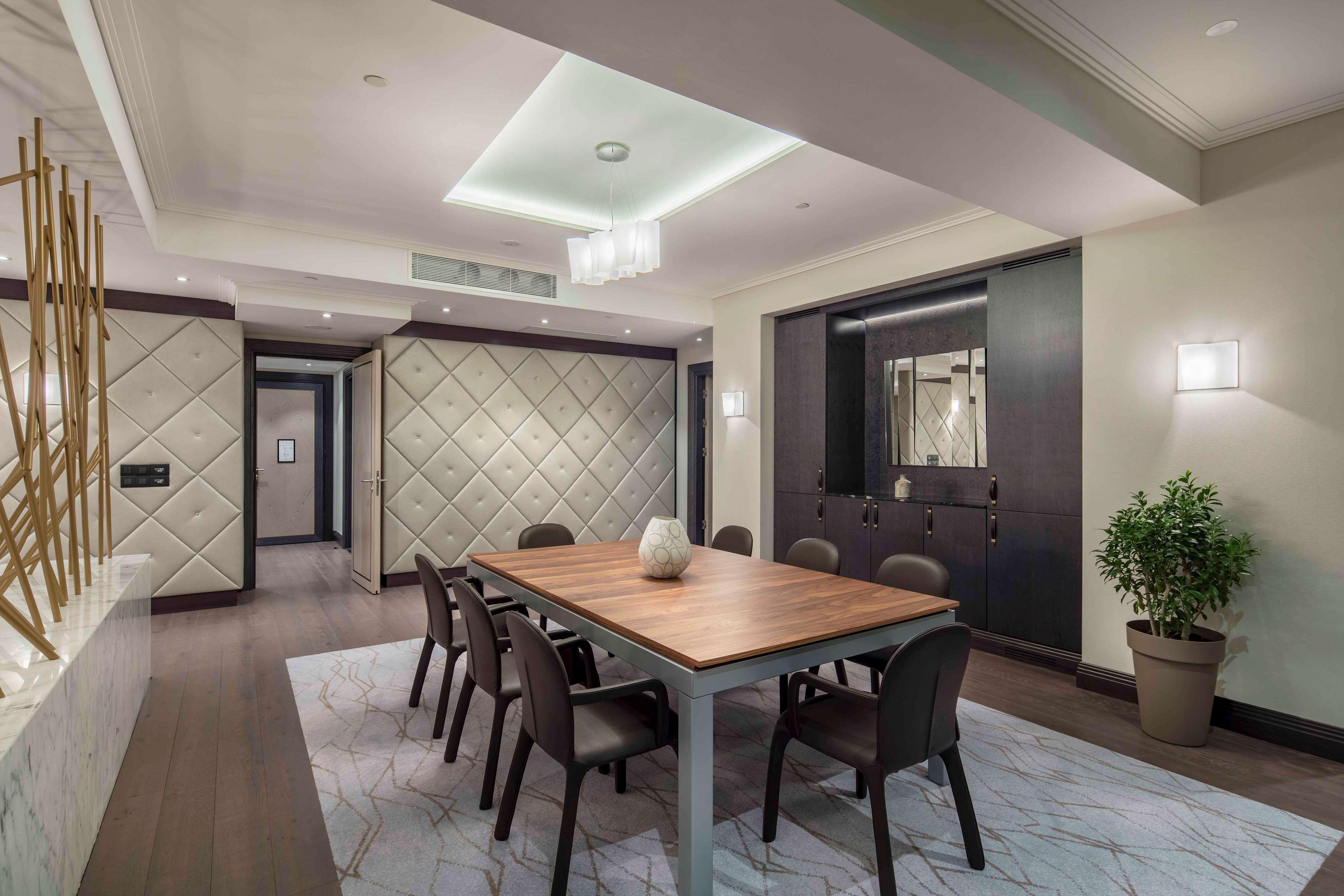 Hotel Hilton Podgorica Crna Gora Exterior foto The interior of the 1000-square-metre (1,100-square-yard) apartment