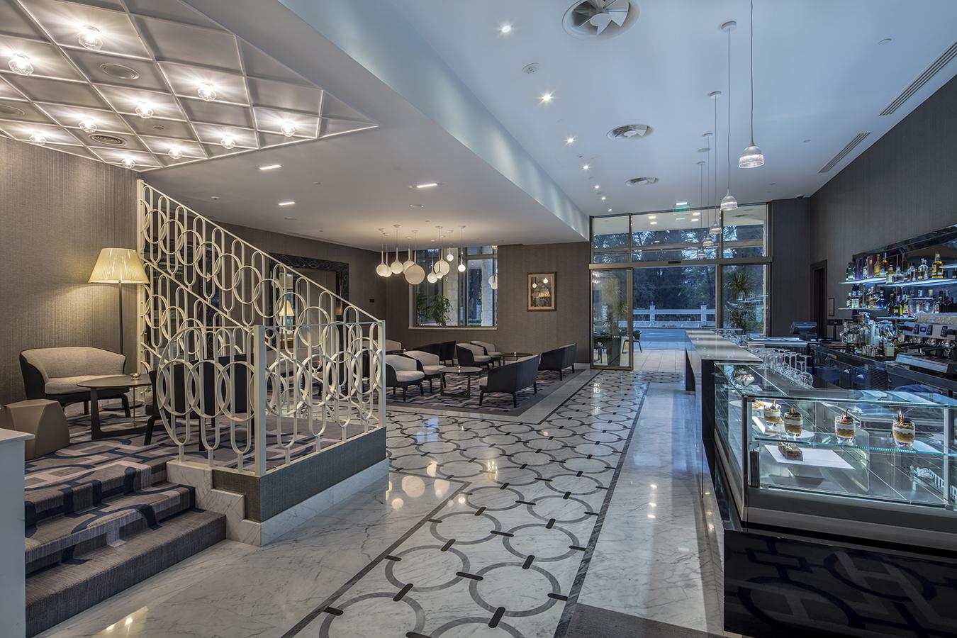 Hotel Hilton Podgorica Crna Gora Exterior foto Lobby